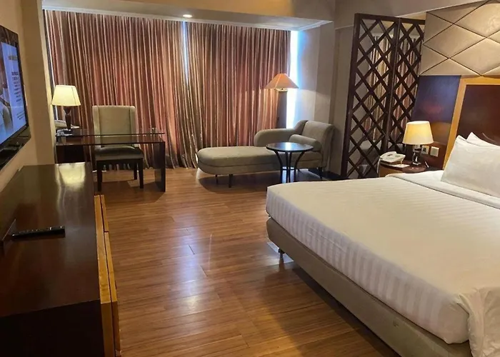 Regent'S Park Hotel At Kayutangan Malang